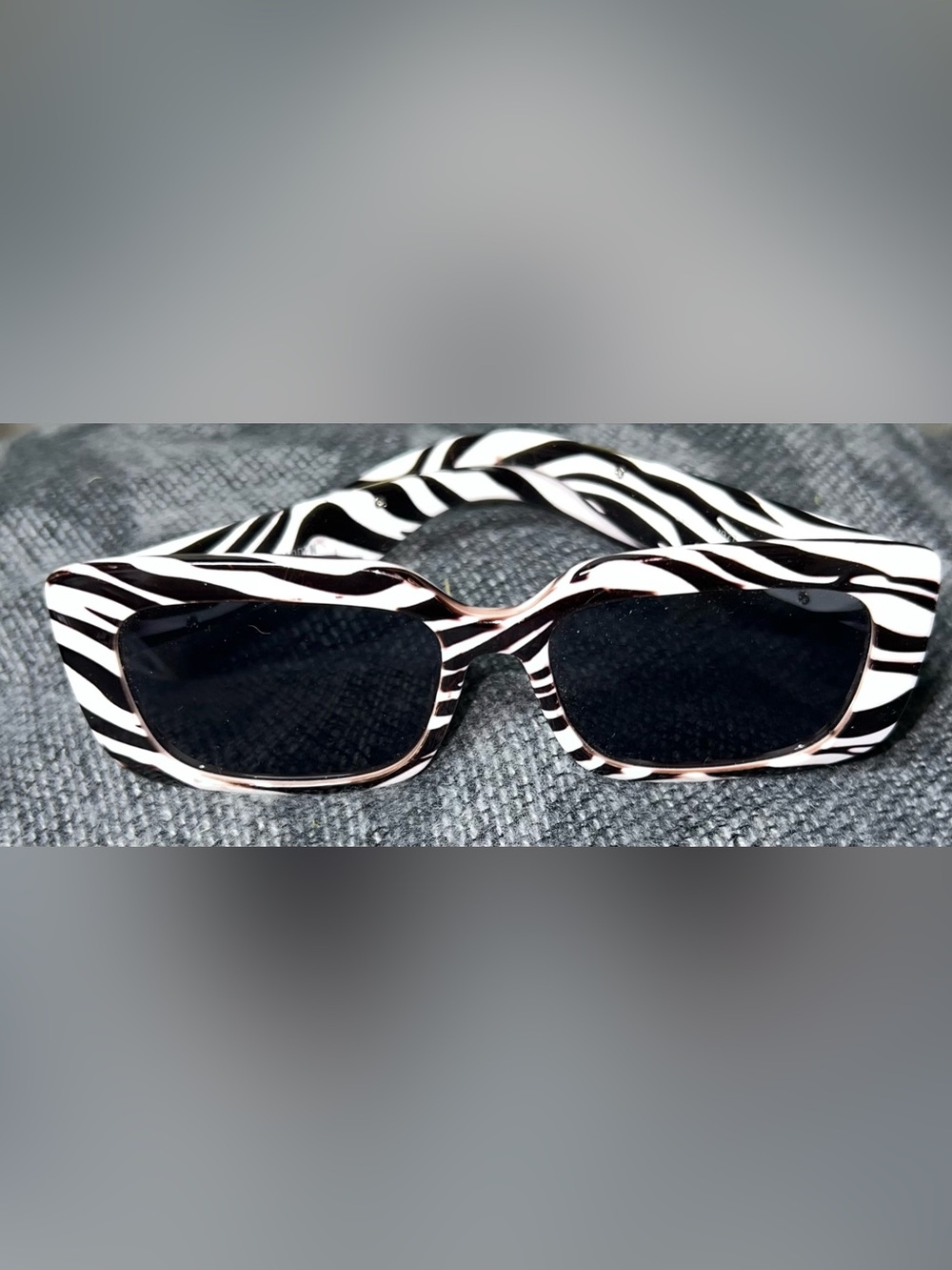 Steve Madden Black & White Zebra Print Sunglasses Women’s